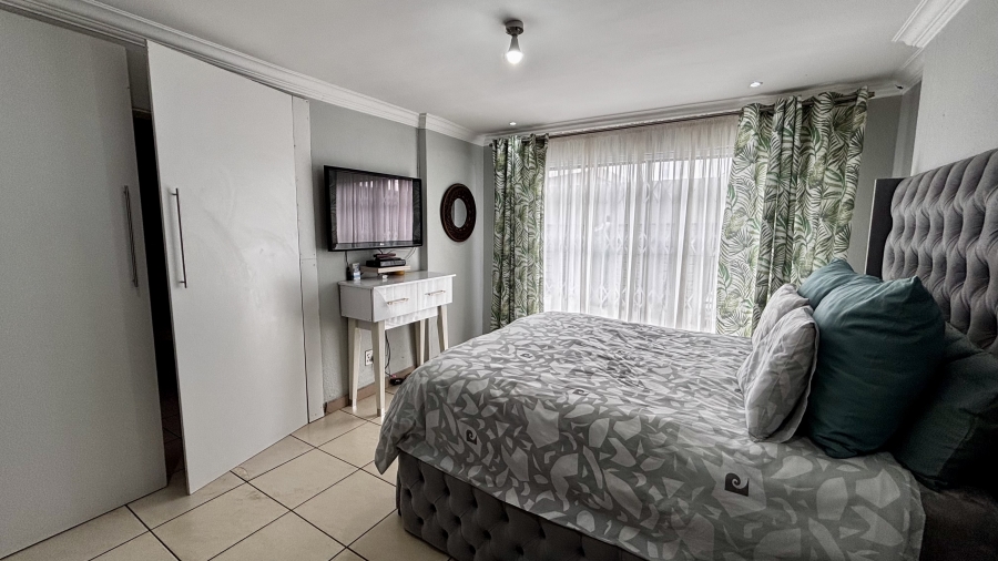 4 Bedroom Property for Sale in Vosloorus Ext 5 Gauteng