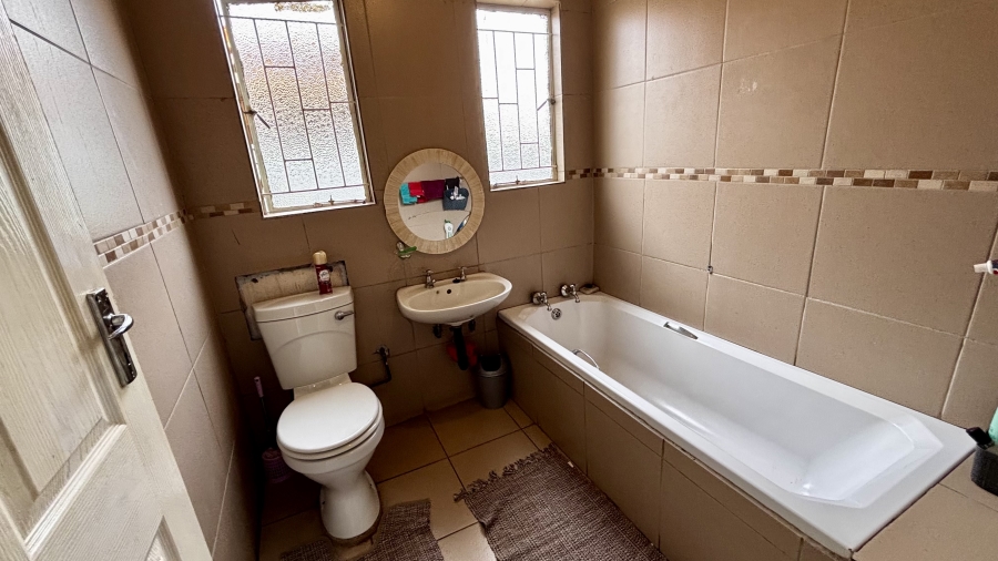 4 Bedroom Property for Sale in Vosloorus Ext 5 Gauteng