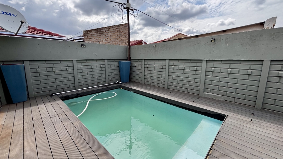 4 Bedroom Property for Sale in Vosloorus Ext 5 Gauteng