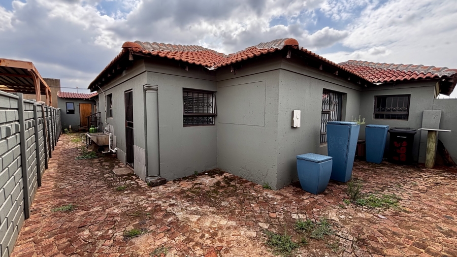 4 Bedroom Property for Sale in Vosloorus Ext 5 Gauteng