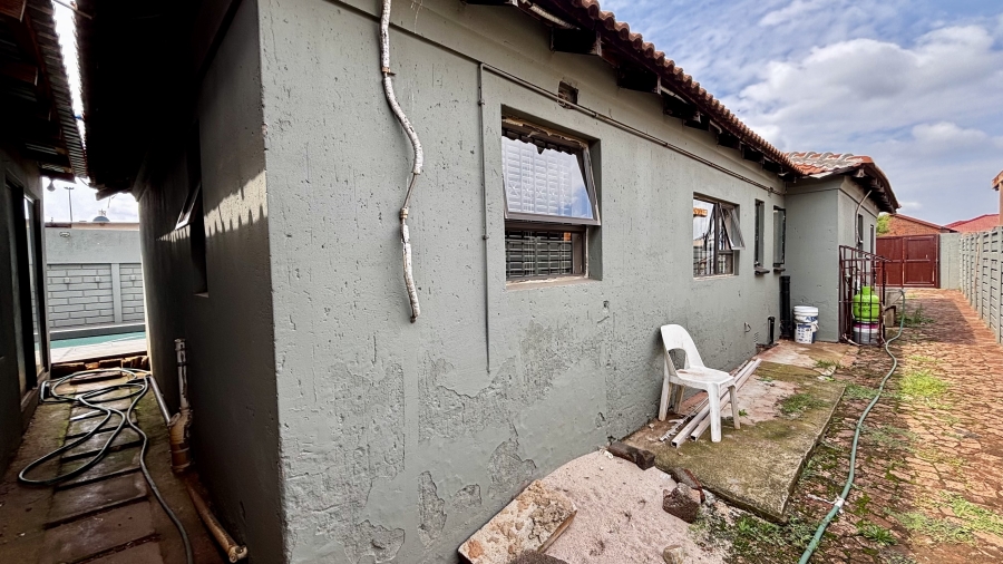 4 Bedroom Property for Sale in Vosloorus Ext 5 Gauteng