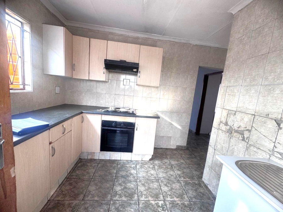 6 Bedroom Property for Sale in Vosloorus Ext 14 Gauteng