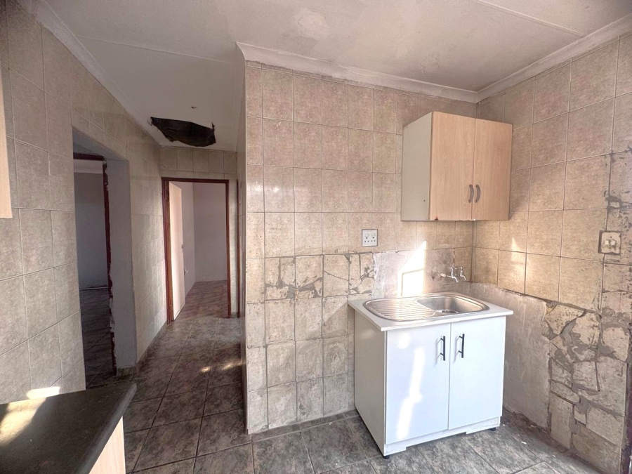 6 Bedroom Property for Sale in Vosloorus Ext 14 Gauteng