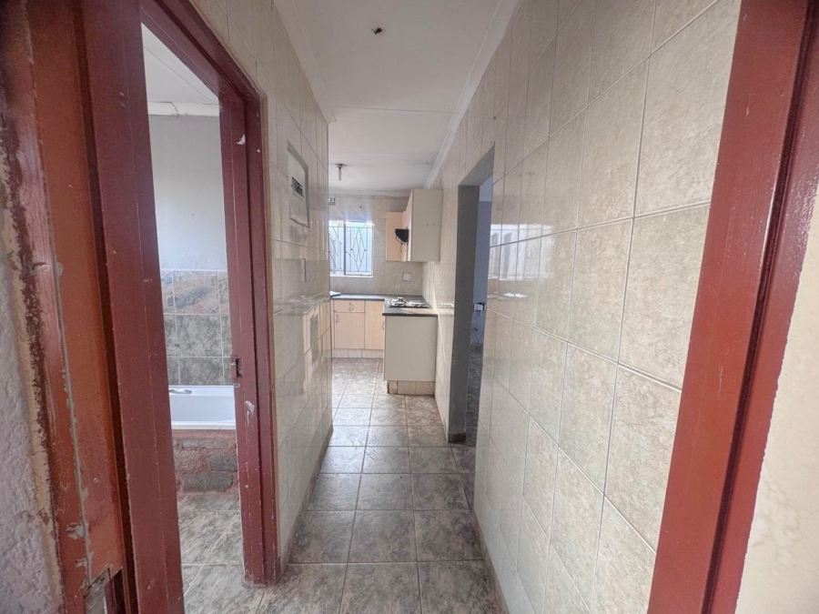 6 Bedroom Property for Sale in Vosloorus Ext 14 Gauteng