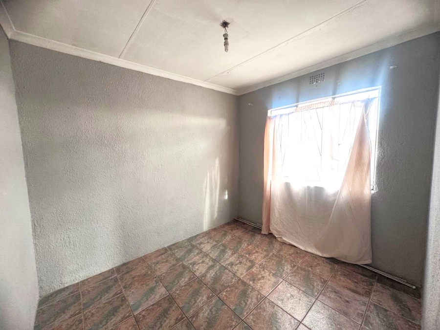 6 Bedroom Property for Sale in Vosloorus Ext 14 Gauteng