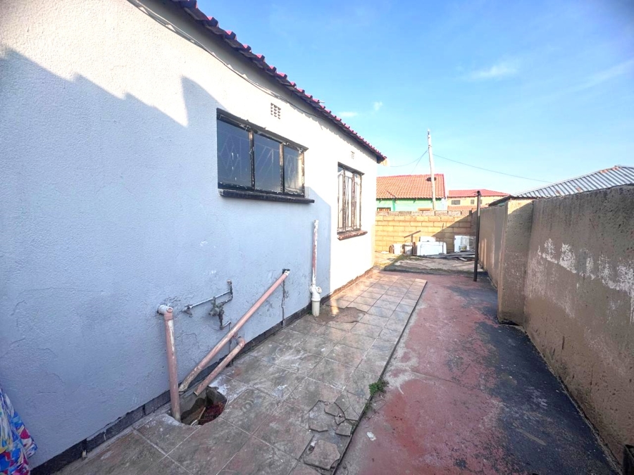 6 Bedroom Property for Sale in Vosloorus Ext 14 Gauteng