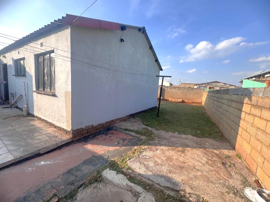 6 Bedroom Property for Sale in Vosloorus Ext 14 Gauteng