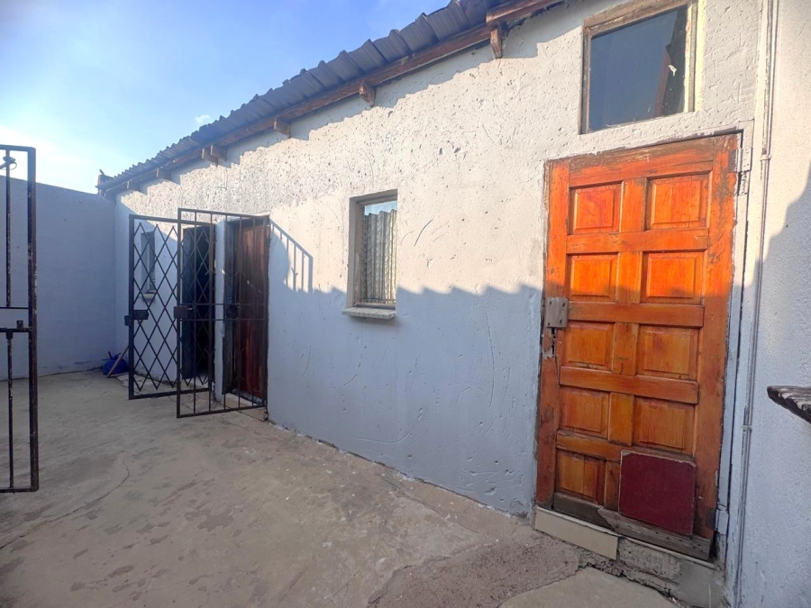 6 Bedroom Property for Sale in Vosloorus Ext 14 Gauteng