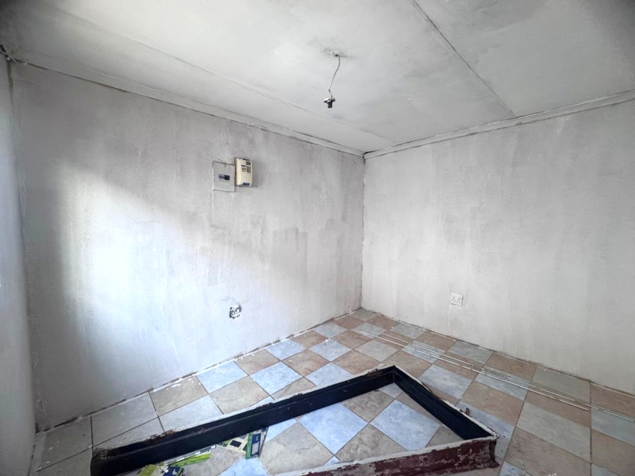 6 Bedroom Property for Sale in Vosloorus Ext 14 Gauteng