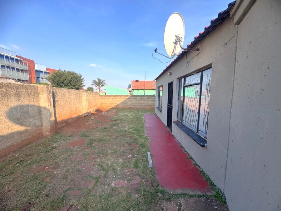 6 Bedroom Property for Sale in Vosloorus Ext 14 Gauteng