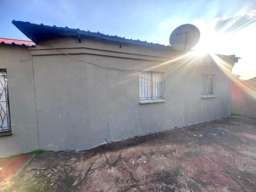 6 Bedroom Property for Sale in Vosloorus Ext 14 Gauteng