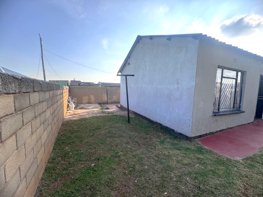 6 Bedroom Property for Sale in Vosloorus Ext 14 Gauteng