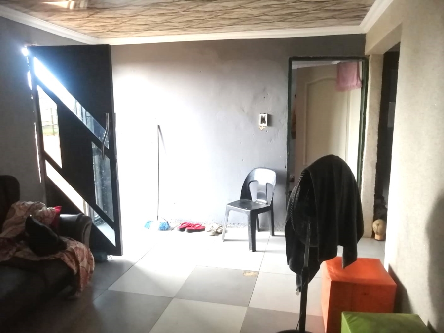 5 Bedroom Property for Sale in Duduza Gauteng