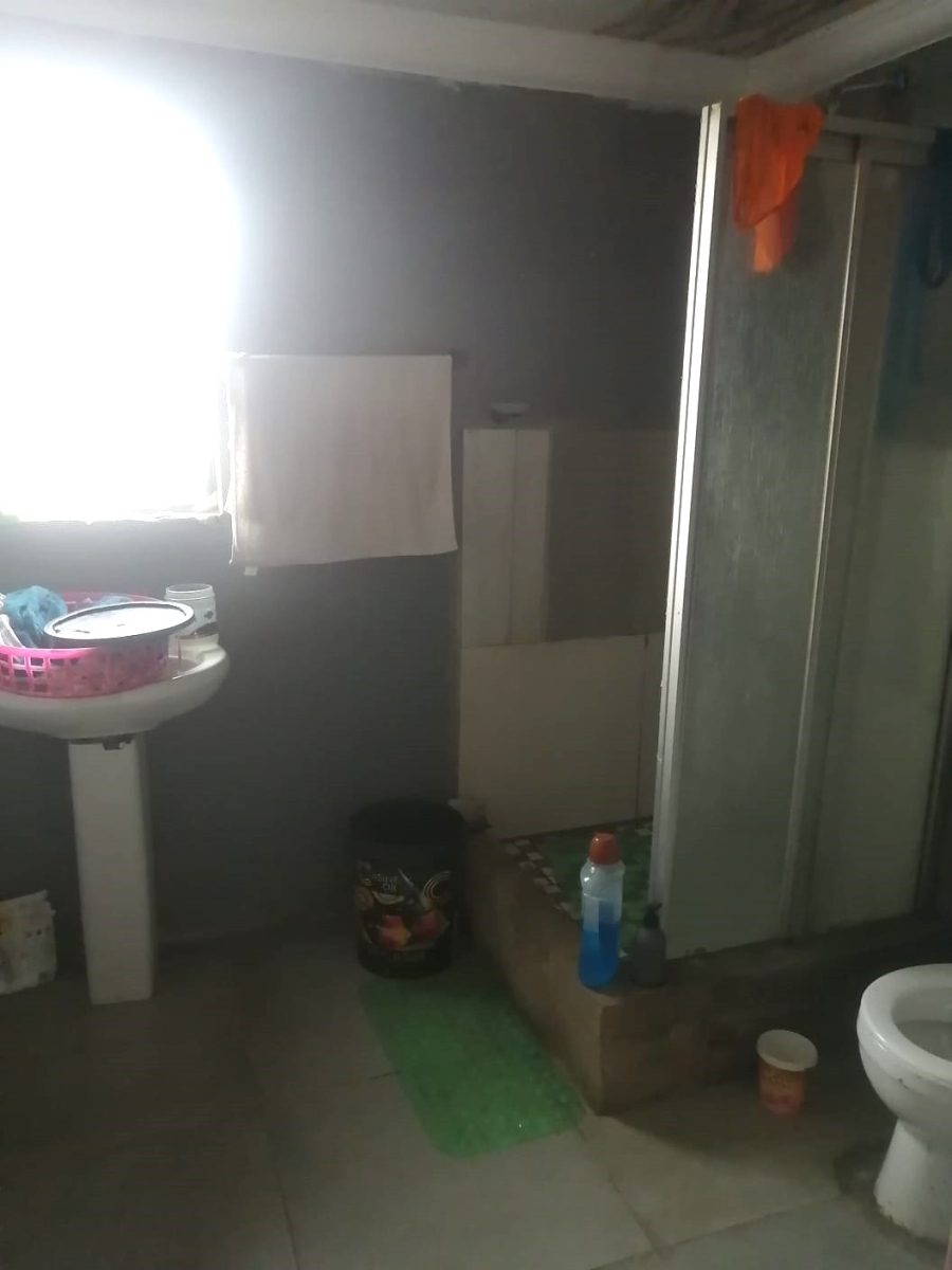 5 Bedroom Property for Sale in Duduza Gauteng