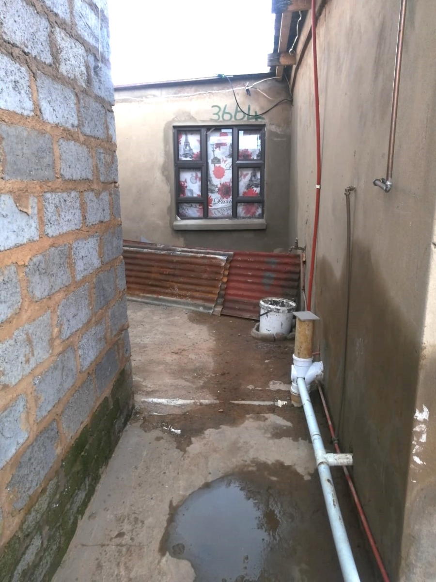 5 Bedroom Property for Sale in Duduza Gauteng