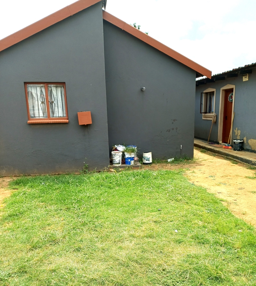 6 Bedroom Property for Sale in Klippoortje Gauteng