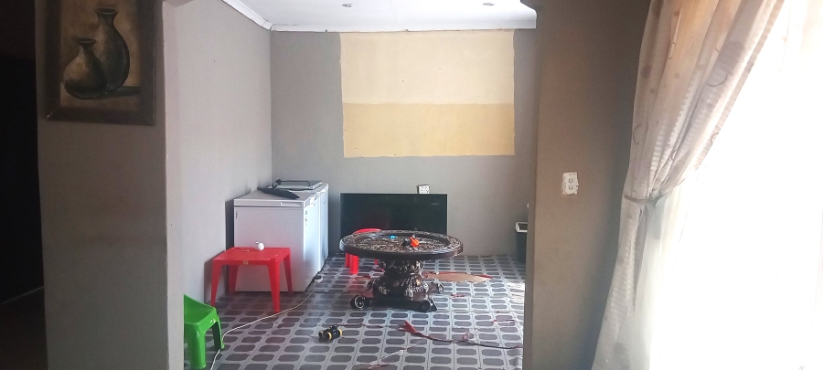4 Bedroom Property for Sale in Roodekop Gauteng