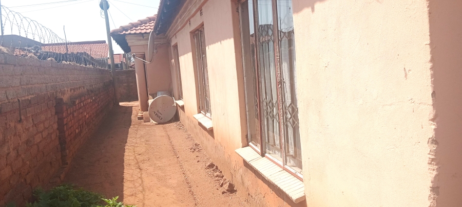 4 Bedroom Property for Sale in Roodekop Gauteng