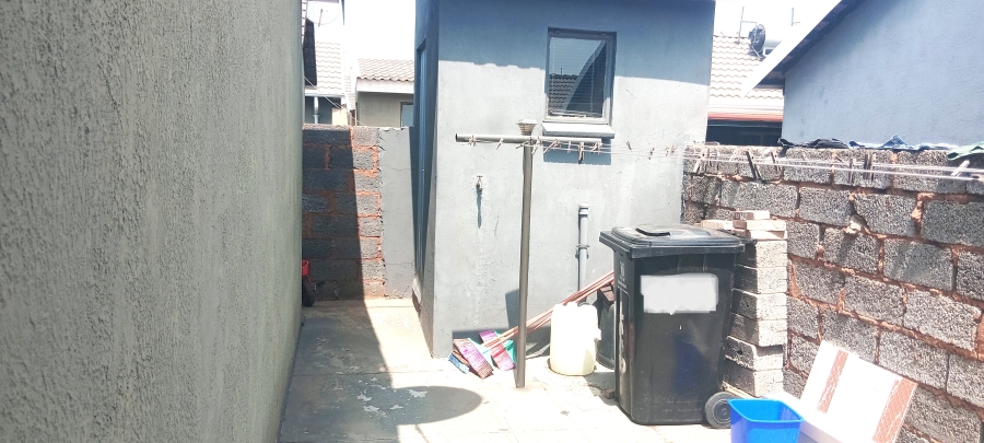 2 Bedroom Property for Sale in Windmill Park Gauteng