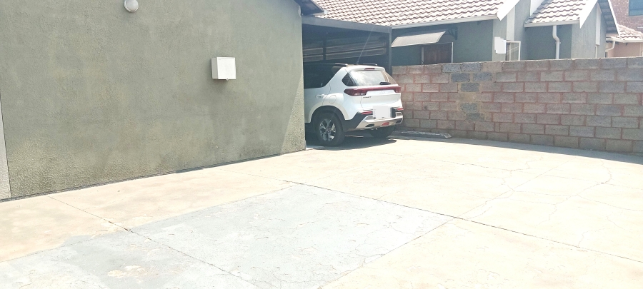 2 Bedroom Property for Sale in Windmill Park Gauteng