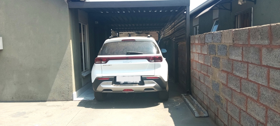 2 Bedroom Property for Sale in Windmill Park Gauteng