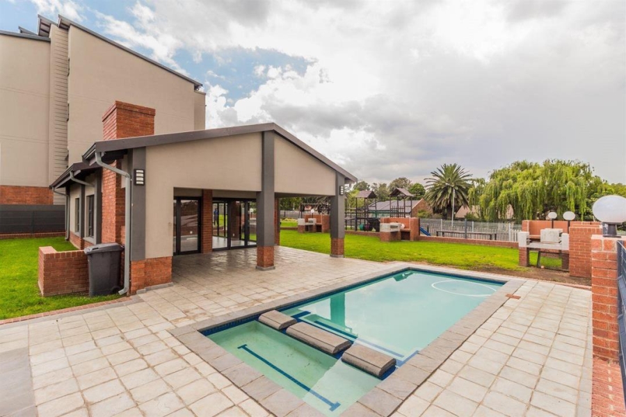 2 Bedroom Property for Sale in Sebenza Gauteng