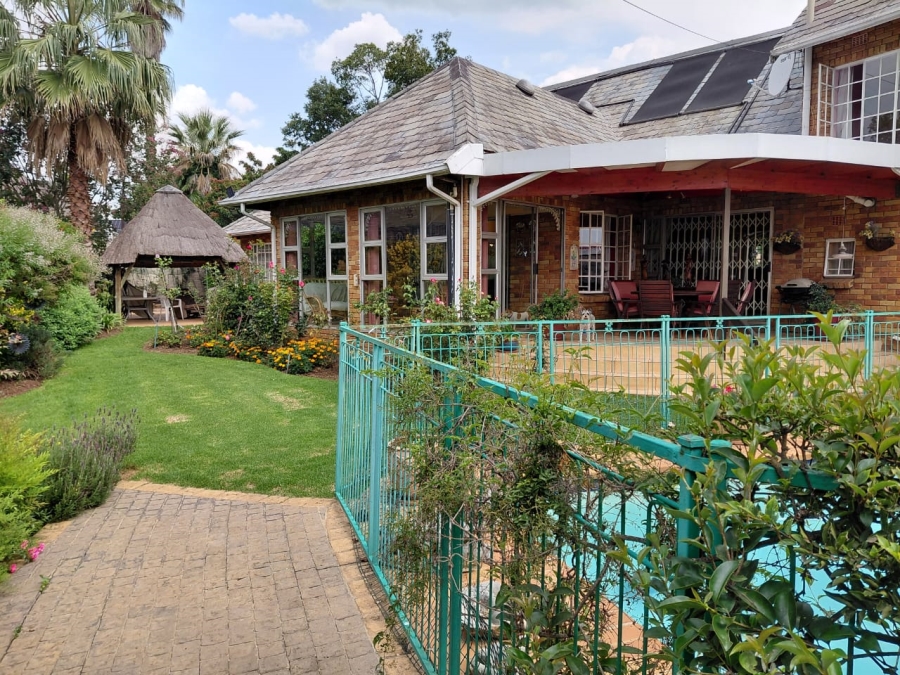 4 Bedroom Property for Sale in Dowerglen Ext 2 Gauteng