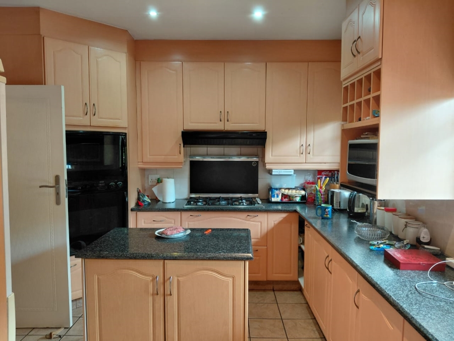 4 Bedroom Property for Sale in Dowerglen Ext 2 Gauteng