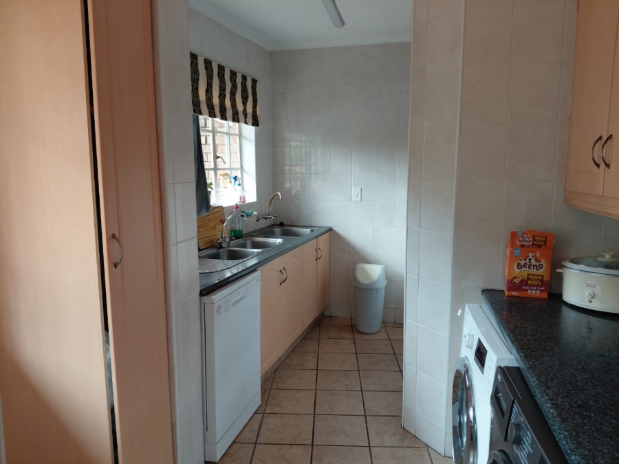 4 Bedroom Property for Sale in Dowerglen Ext 2 Gauteng