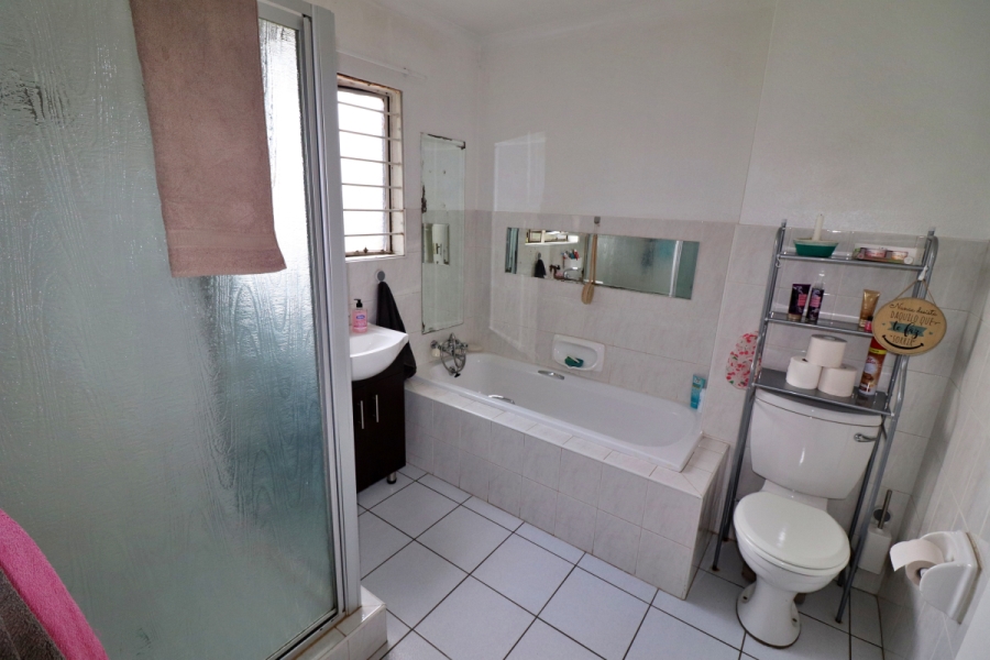 3 Bedroom Property for Sale in Buurendal Gauteng
