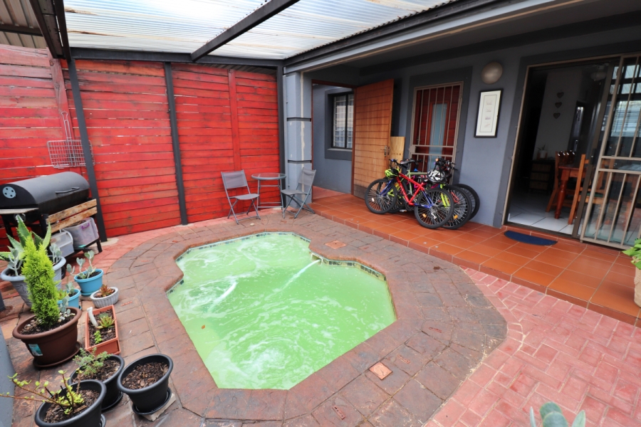 3 Bedroom Property for Sale in Buurendal Gauteng