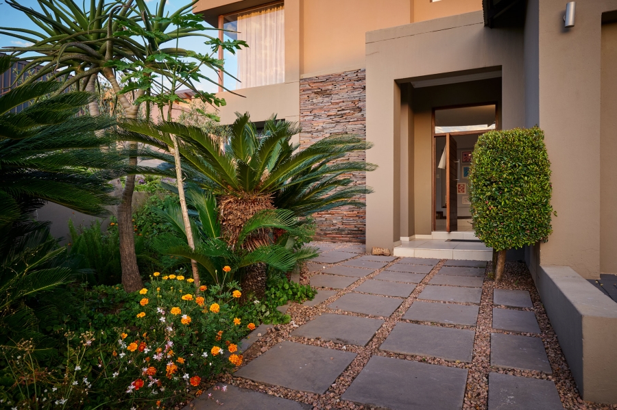 4 Bedroom Property for Sale in Waterfall Country Village Gauteng