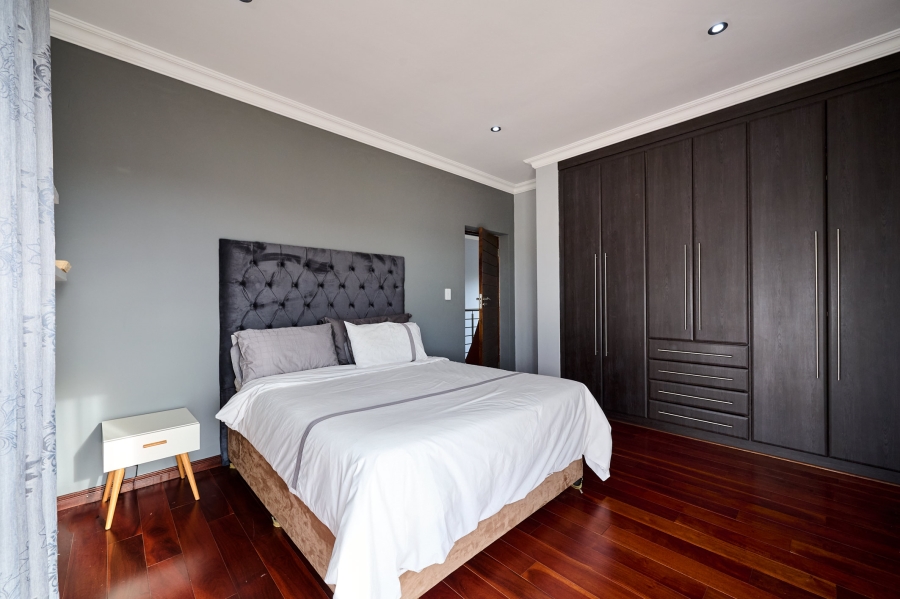 4 Bedroom Property for Sale in Waterfall Country Village Gauteng