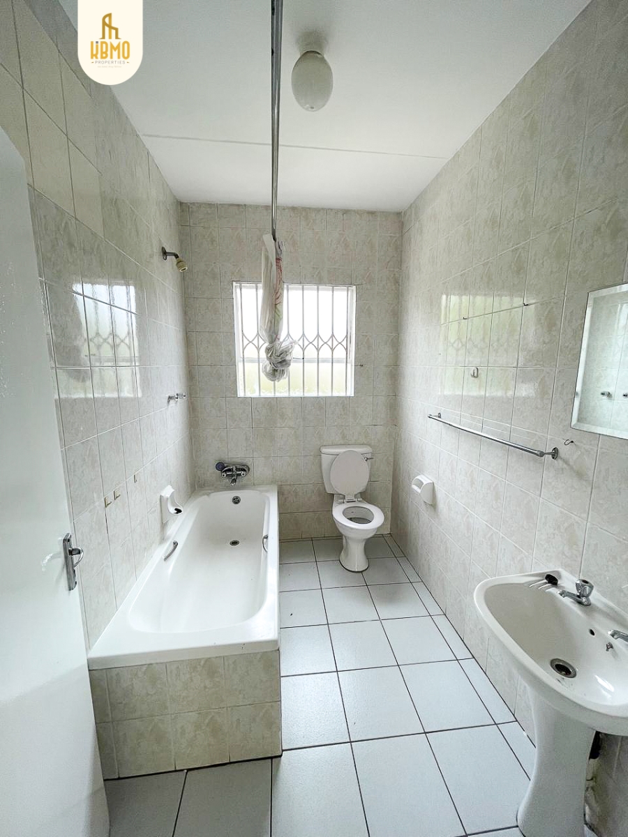 2 Bedroom Property for Sale in Halfway Gardens Gauteng