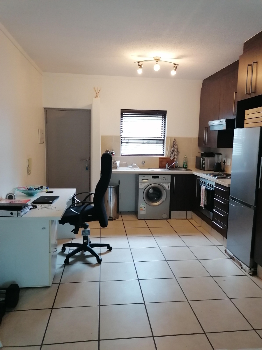 To Let 1 Bedroom Property for Rent in Broadacres Gauteng