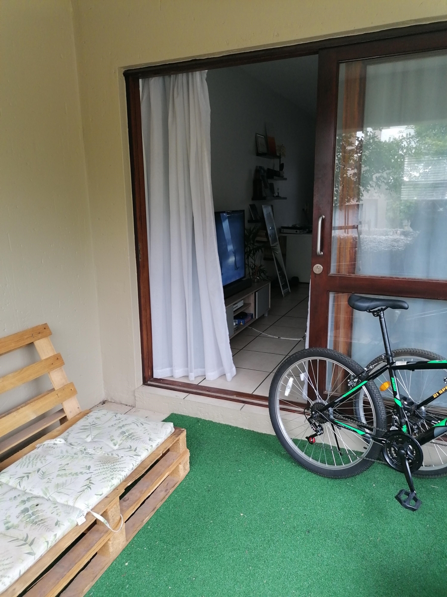 To Let 1 Bedroom Property for Rent in Broadacres Gauteng