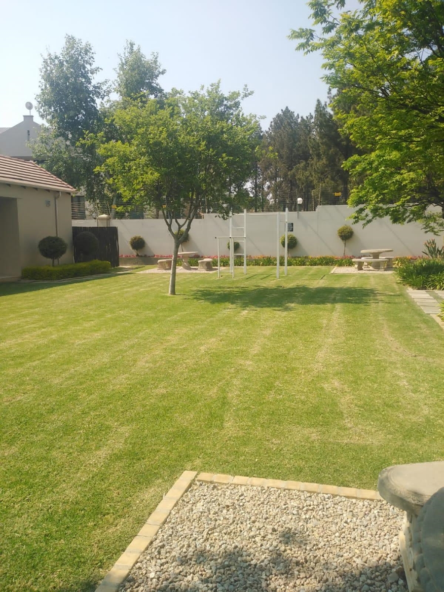 To Let 1 Bedroom Property for Rent in Broadacres Gauteng