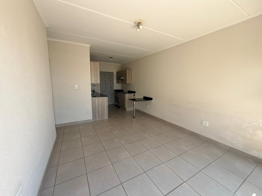 To Let 1 Bedroom Property for Rent in Beverley Gauteng