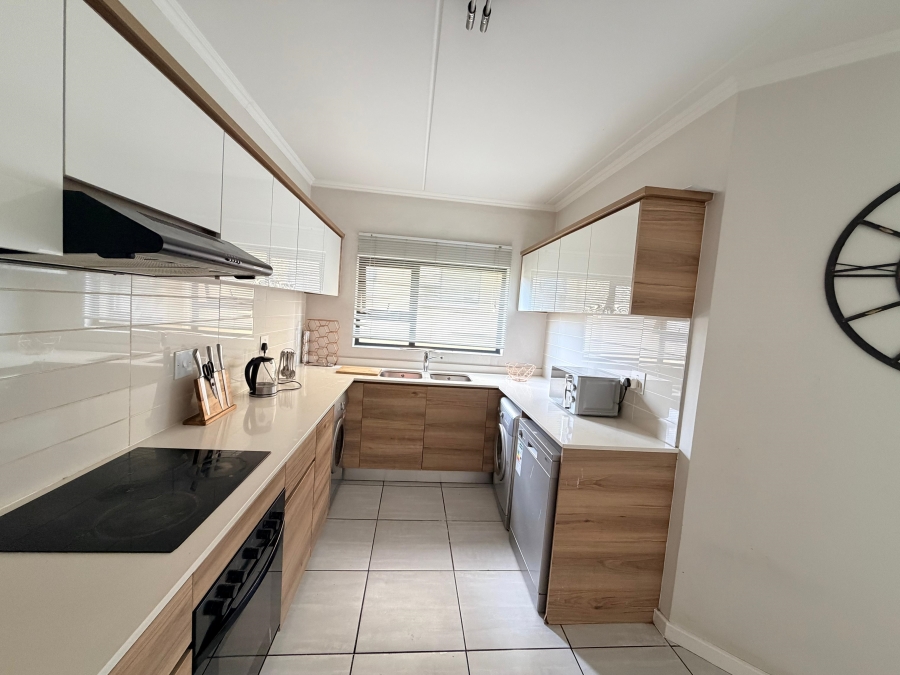 To Let 3 Bedroom Property for Rent in Waterfall Gauteng