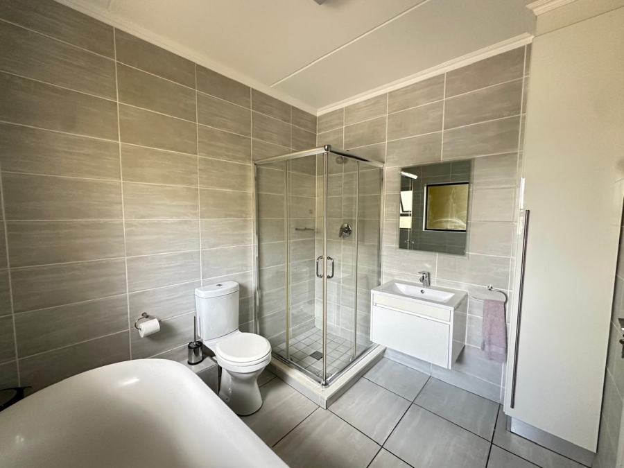 To Let 3 Bedroom Property for Rent in Waterfall Gauteng