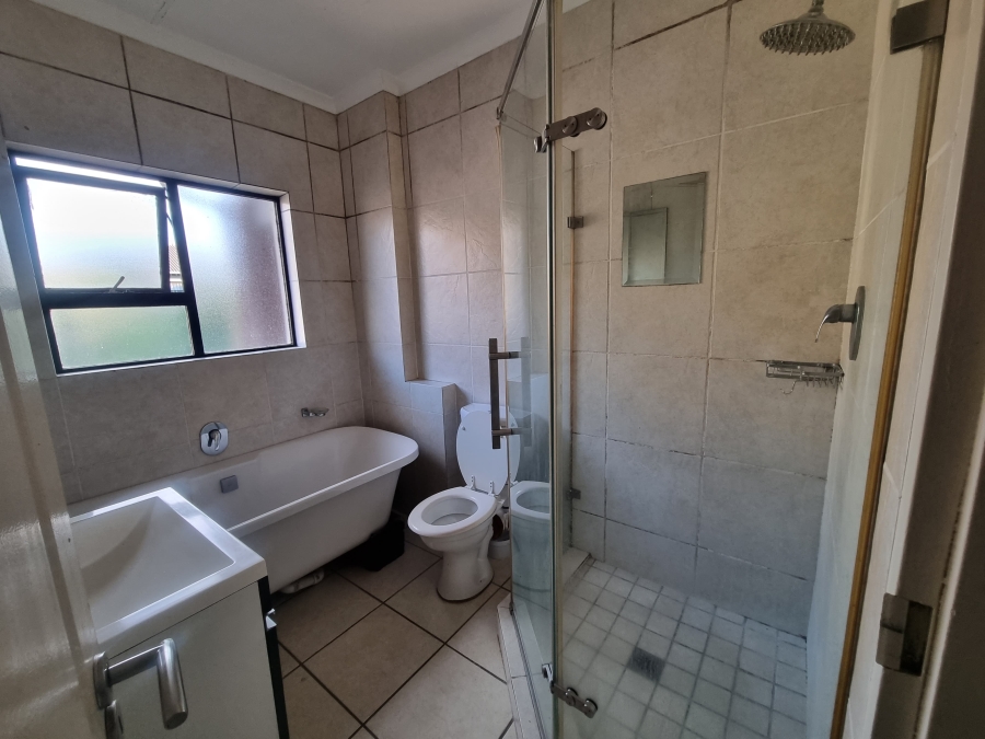 To Let 2 Bedroom Property for Rent in Noordhang Gauteng