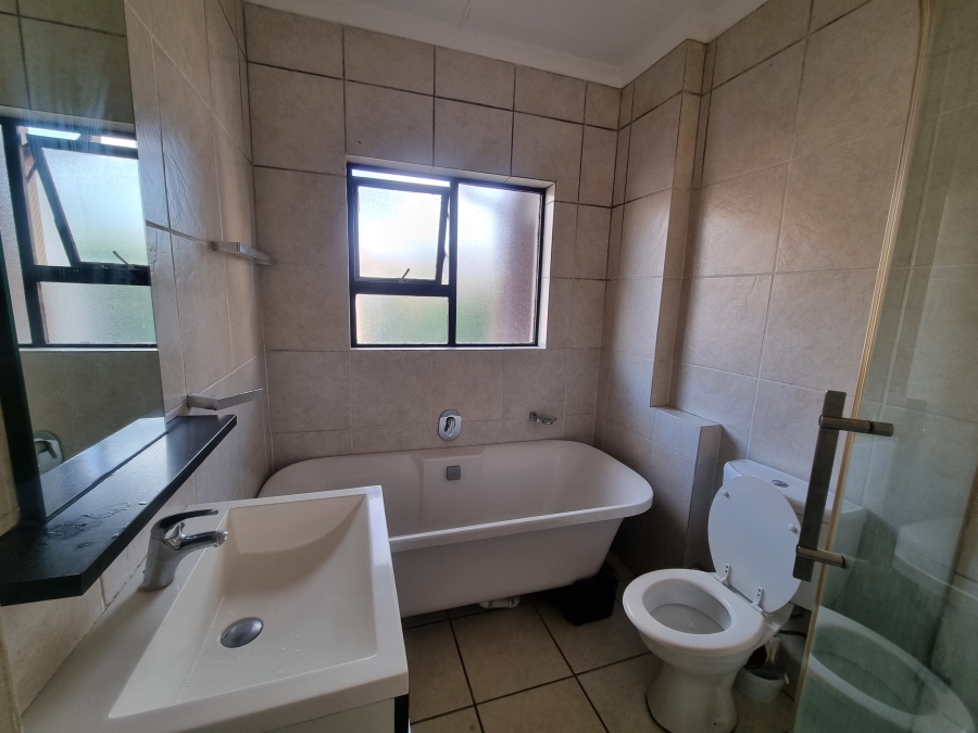 To Let 2 Bedroom Property for Rent in Noordhang Gauteng