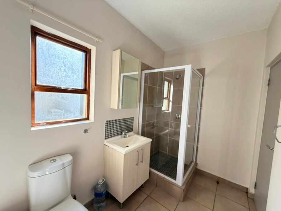 To Let 1 Bedroom Property for Rent in Broadacres Gauteng