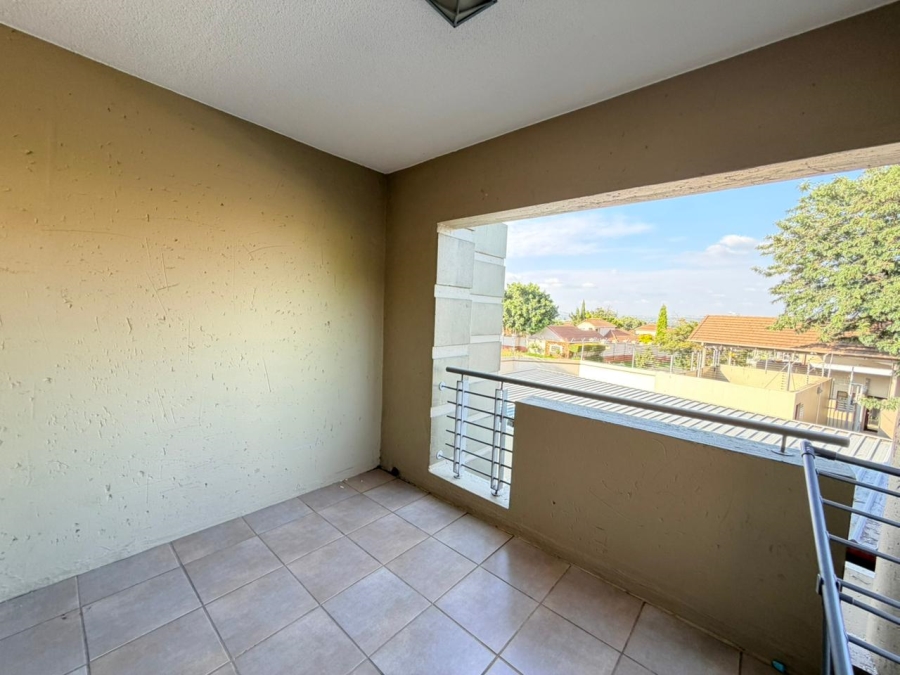 To Let 1 Bedroom Property for Rent in Broadacres Gauteng