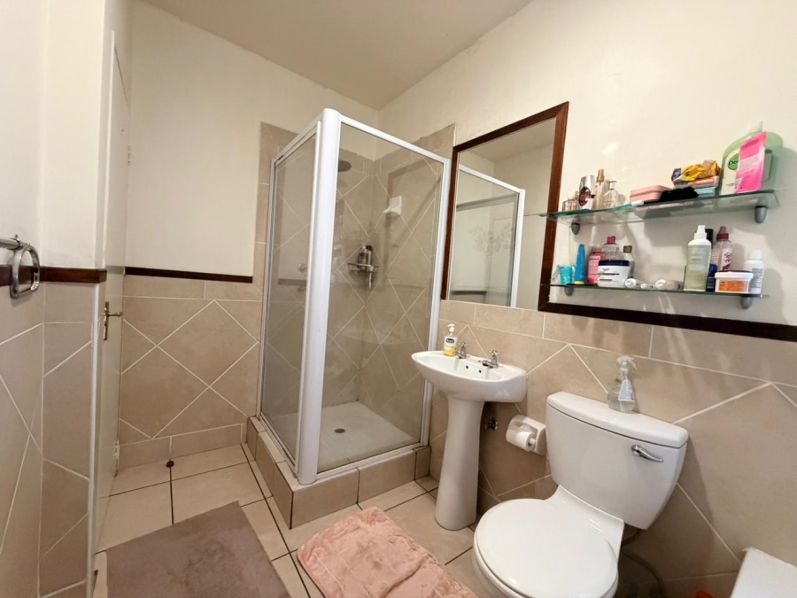 1 Bedroom Property for Sale in Lonehill Gauteng