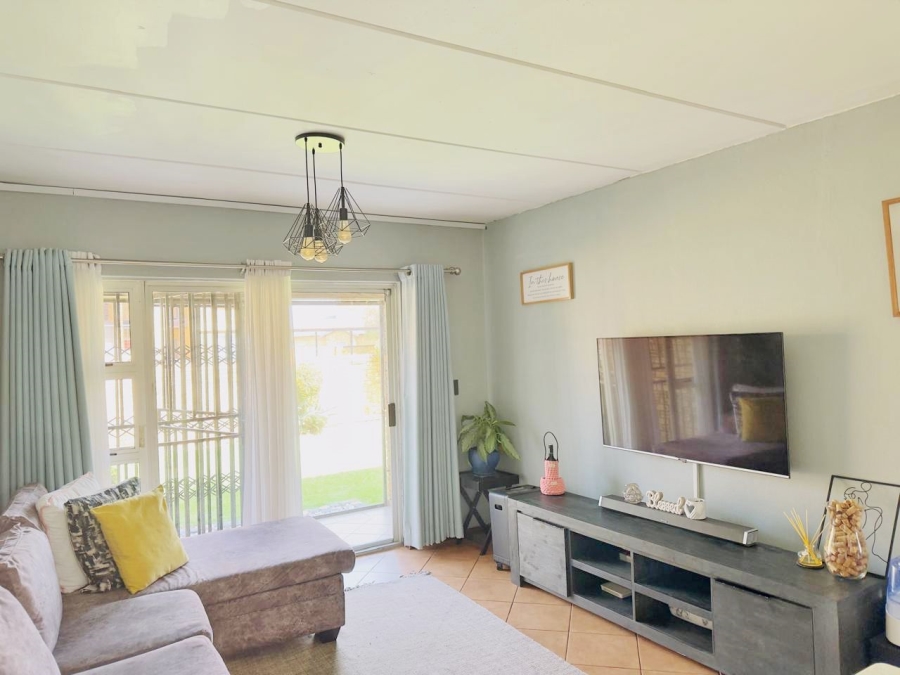 2 Bedroom Property for Sale in Honeydew Gauteng