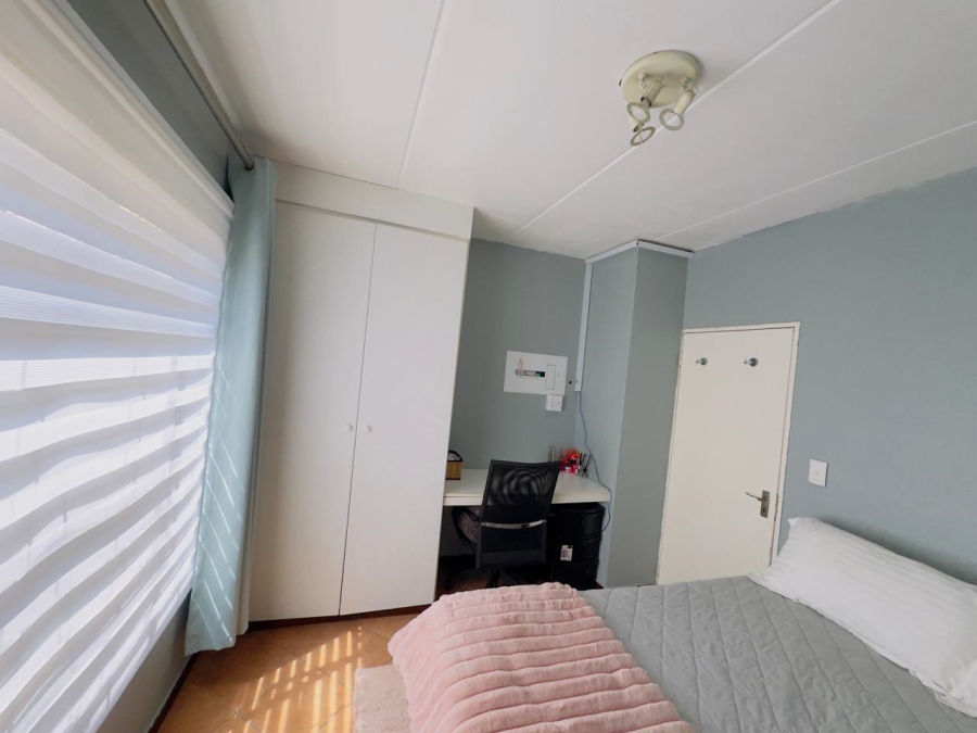 2 Bedroom Property for Sale in Honeydew Gauteng