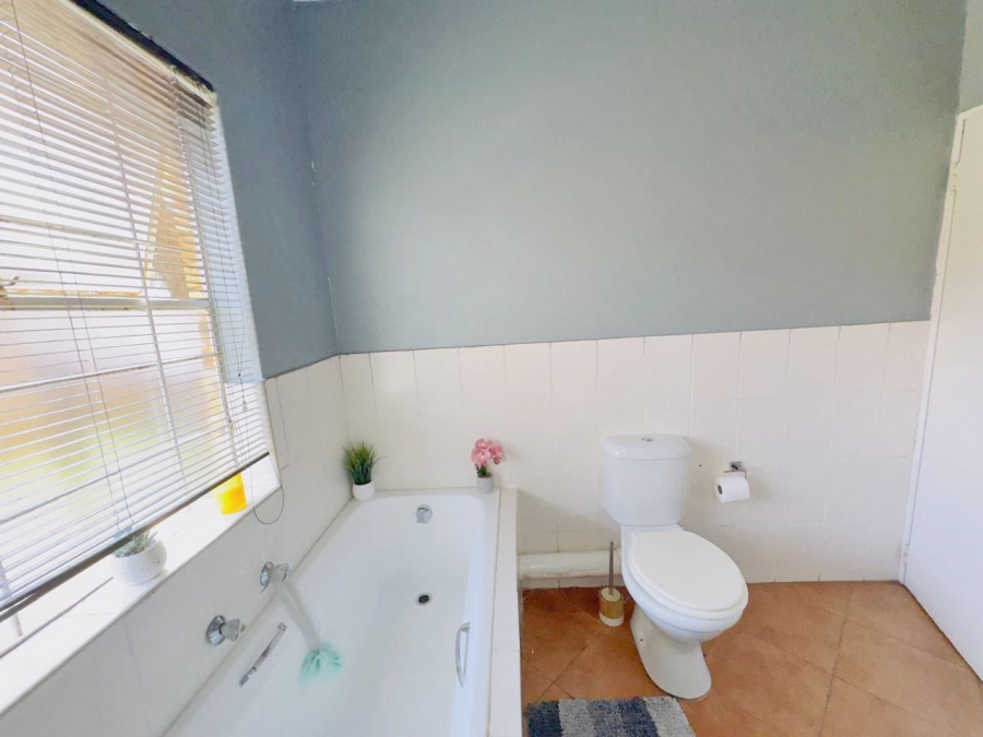 2 Bedroom Property for Sale in Honeydew Gauteng