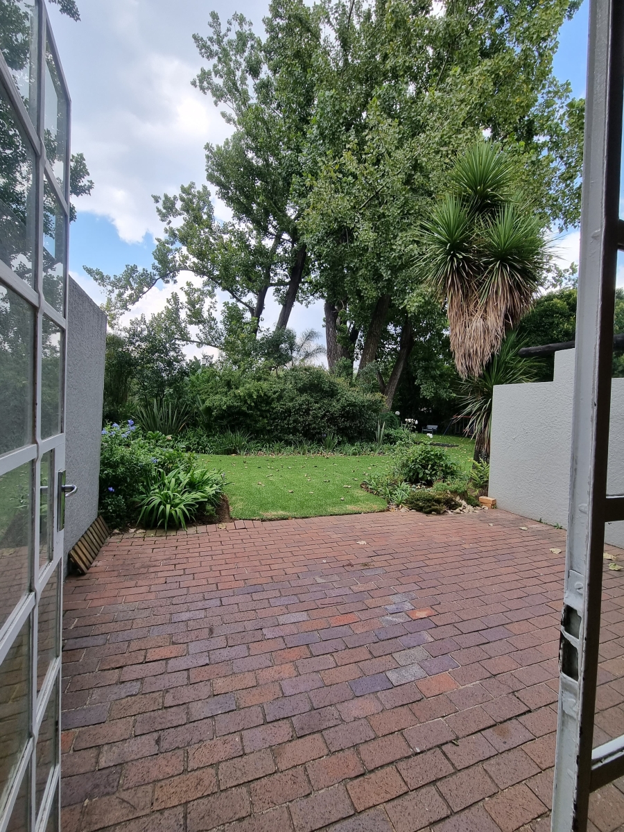 3 Bedroom Property for Sale in Atholl Gardens Gauteng