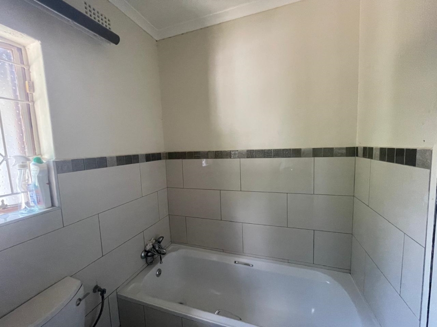 To Let 3 Bedroom Property for Rent in Noordwyk Gauteng